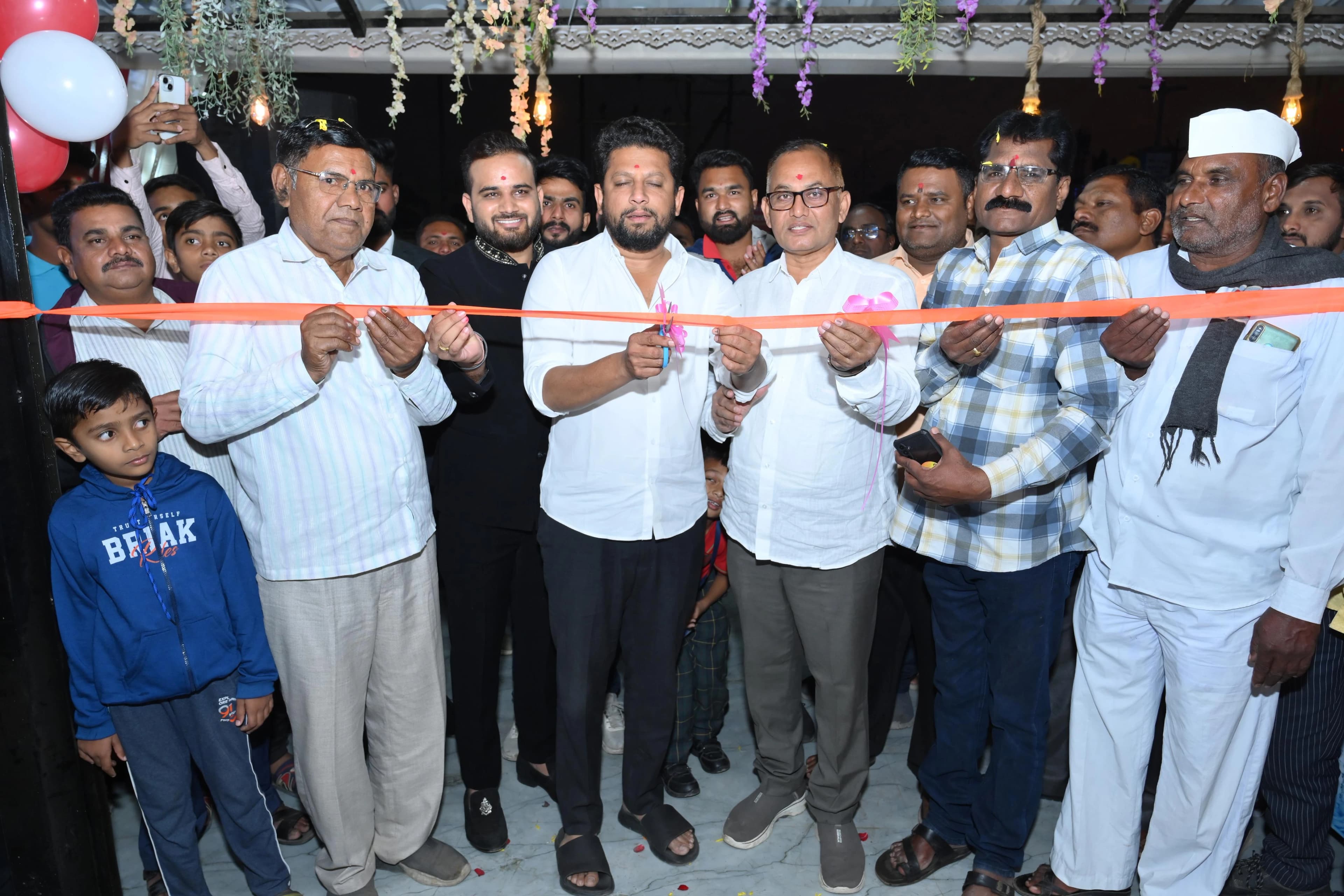 Graduate Chai Launches Eco-Store